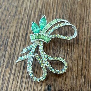 Vintage Green Rhinestone Brooch